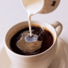 крепкий кофе с молоком